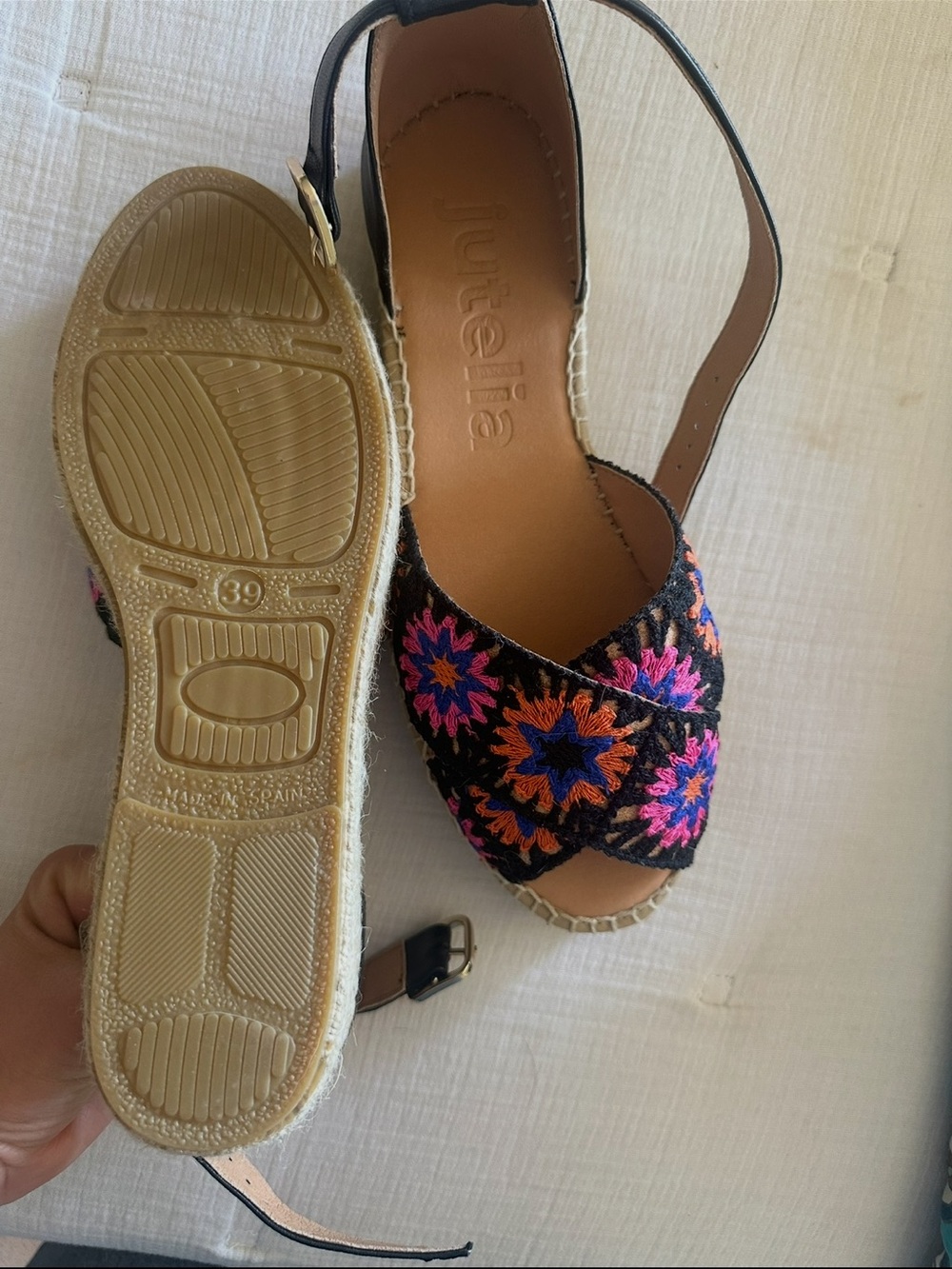 Jutelia Women's Black Embroidered Espadrille Wedge Sandals - Multicolor Floral